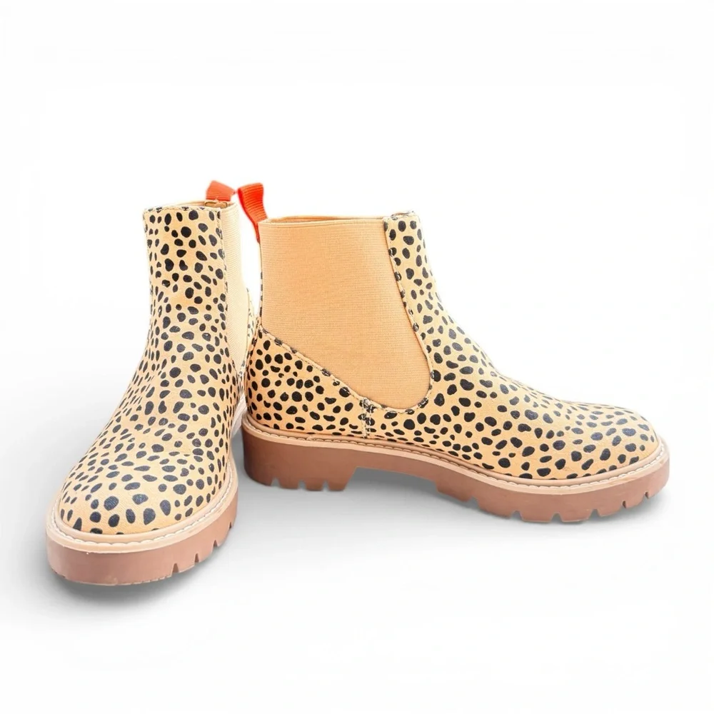 Dolce Vita Chelsea Boots Women Leopard Print Ankle Pull-On Lug Sole Size 7 NWT